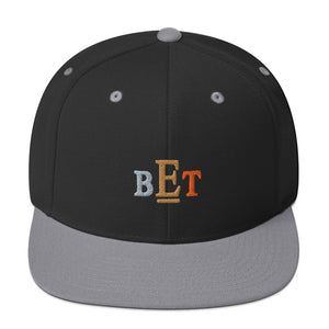 s-bet EMBROIDERED FLAT BRIM HAT